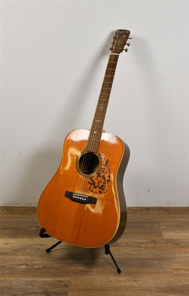 Blueridge BR-160 Inlaid Acoustic Guitar and Stand